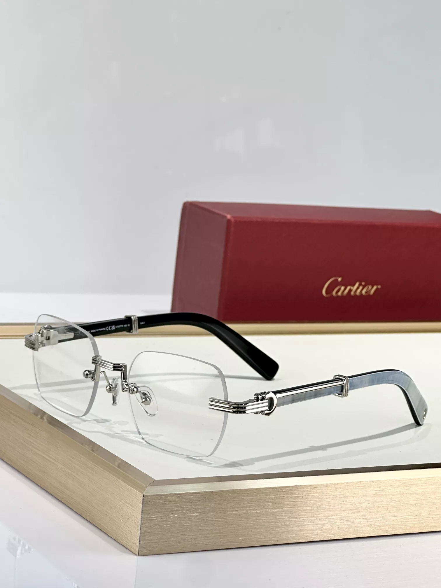 Cartier Goggles Stylish 1689
