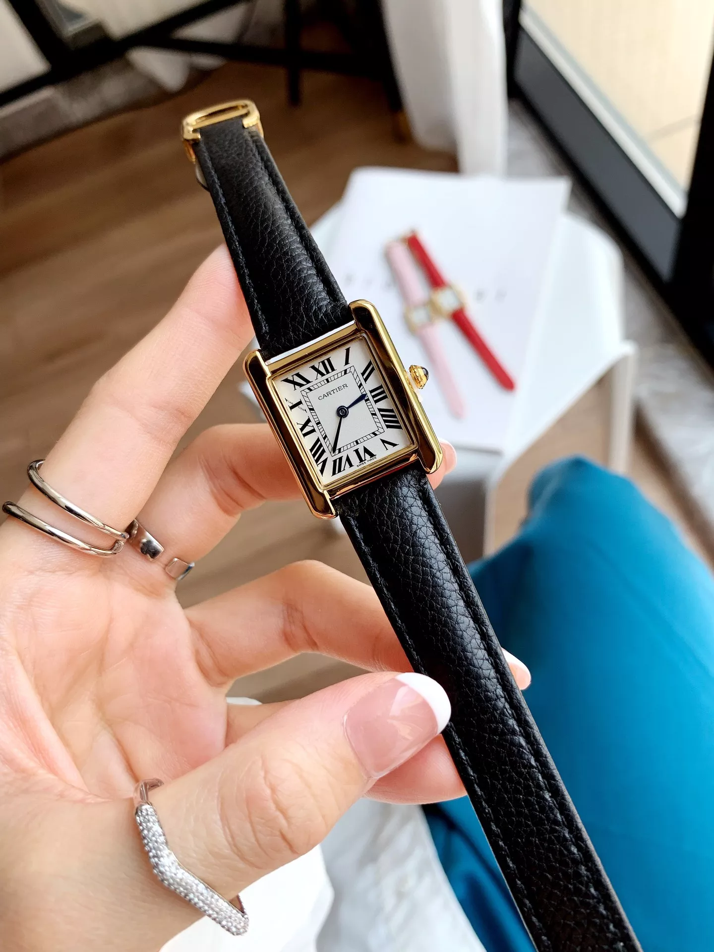 Cartier Watches In Gold Sophisticated 4053