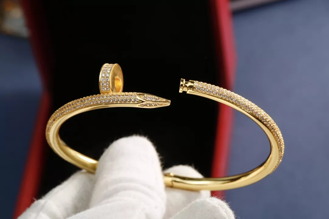 Cartier bracelets In Gold Durable 8740