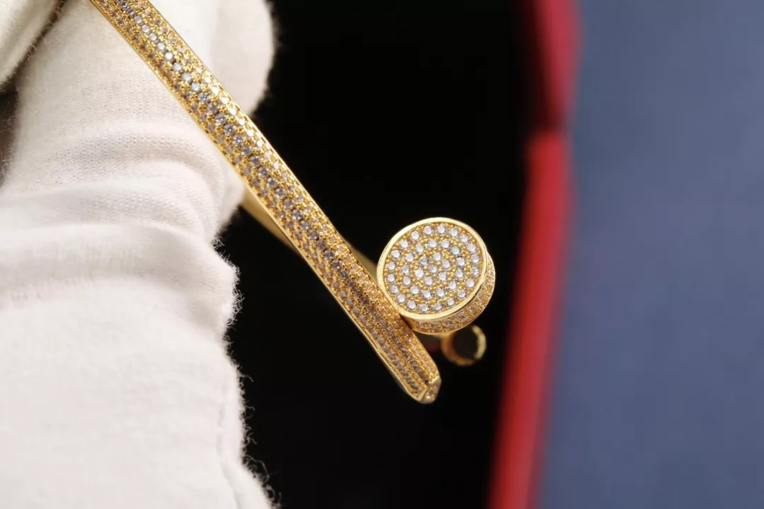 Cartier bracelets In Gold Durable 8740