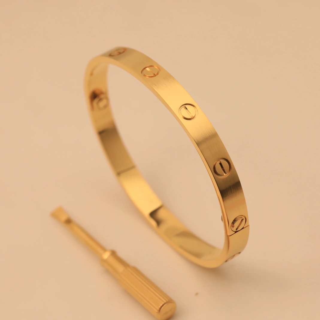 Cartier bracelets In Gold For Unisex Refined 1123