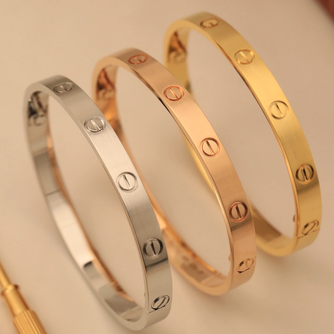 Cartier bracelets In Gold For Unisex Refined 1123
