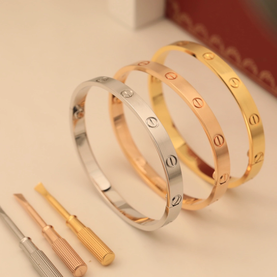 Cartier bracelets In Gold For Unisex Refined 1123