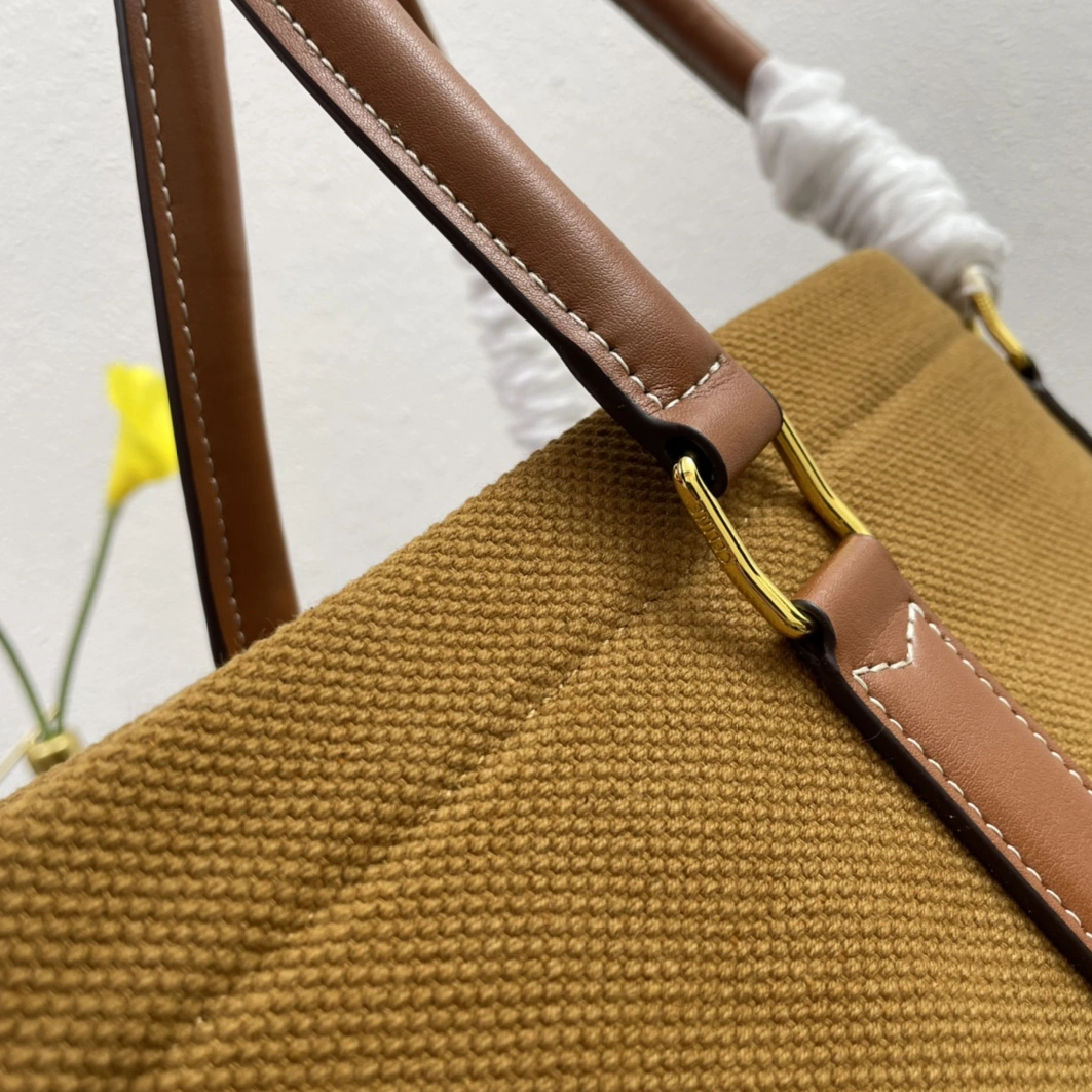 Celine AAA Quality Handbags For Women Breathable 7112