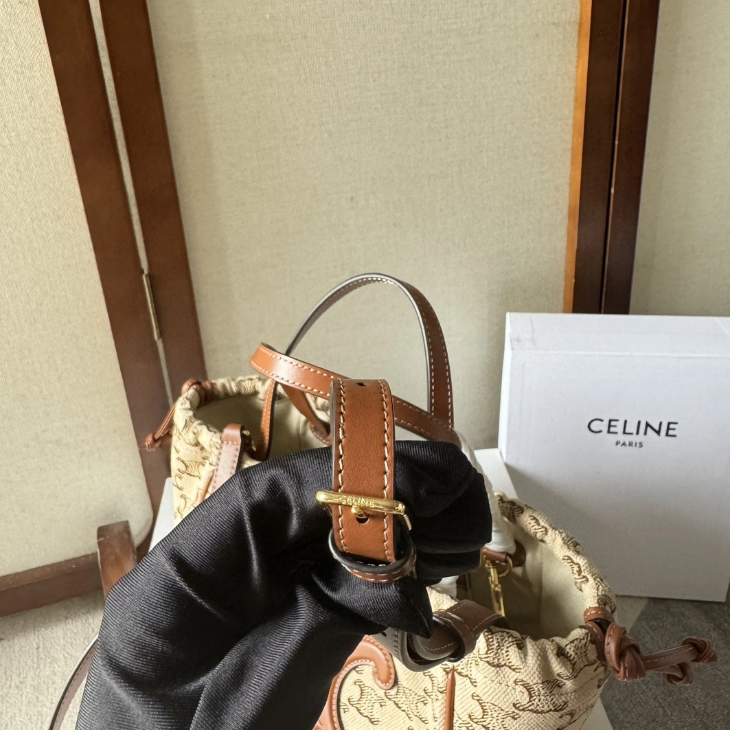 Celine AAA Quality Handbags For Women Elegant 3729