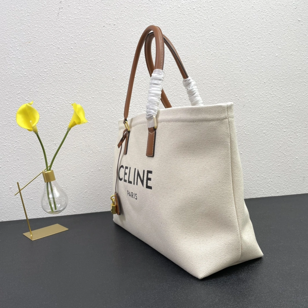 Celine AAA Quality Handbags For Women Reliable 3670