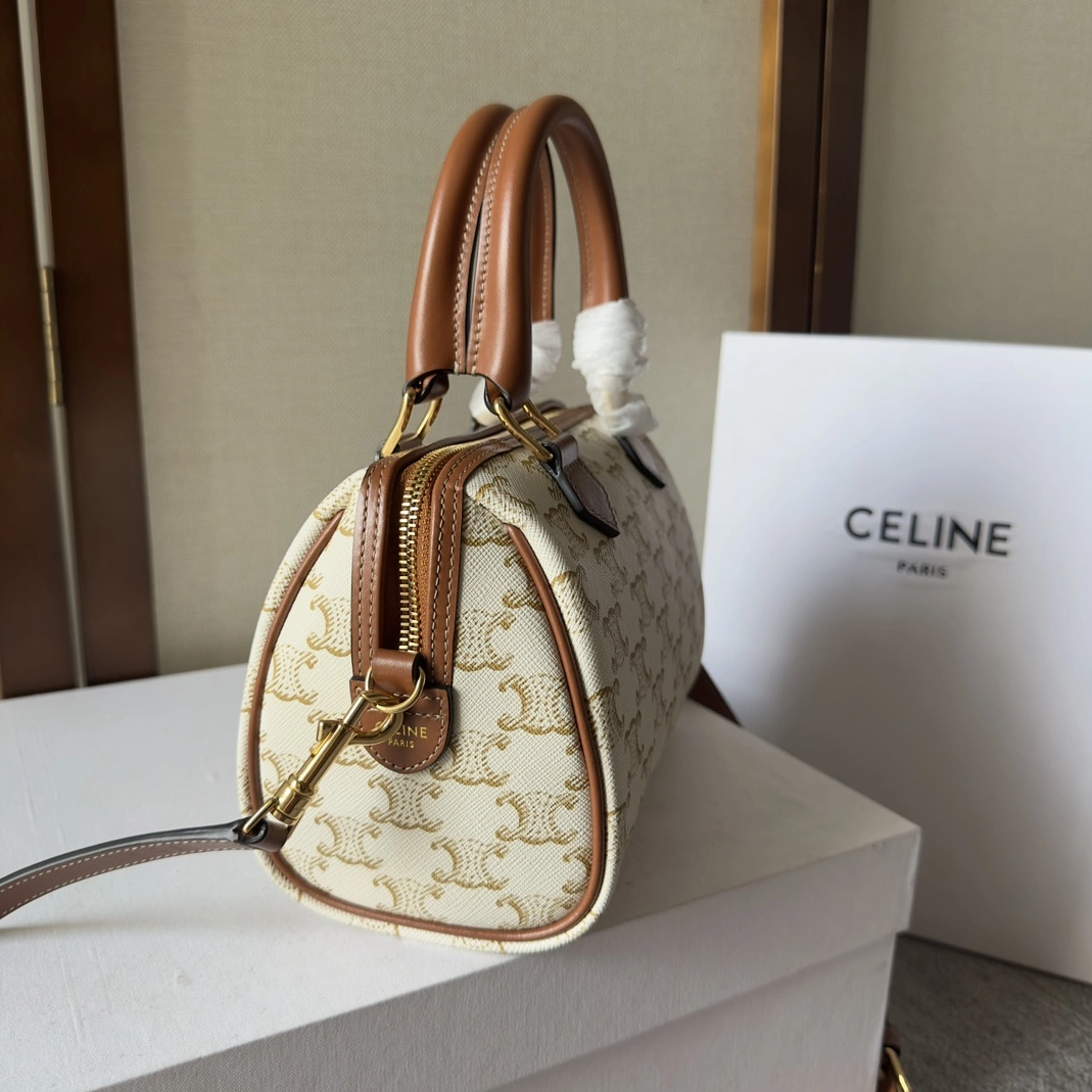 Celine AAA Quality Handbags For Women Reliable 8583