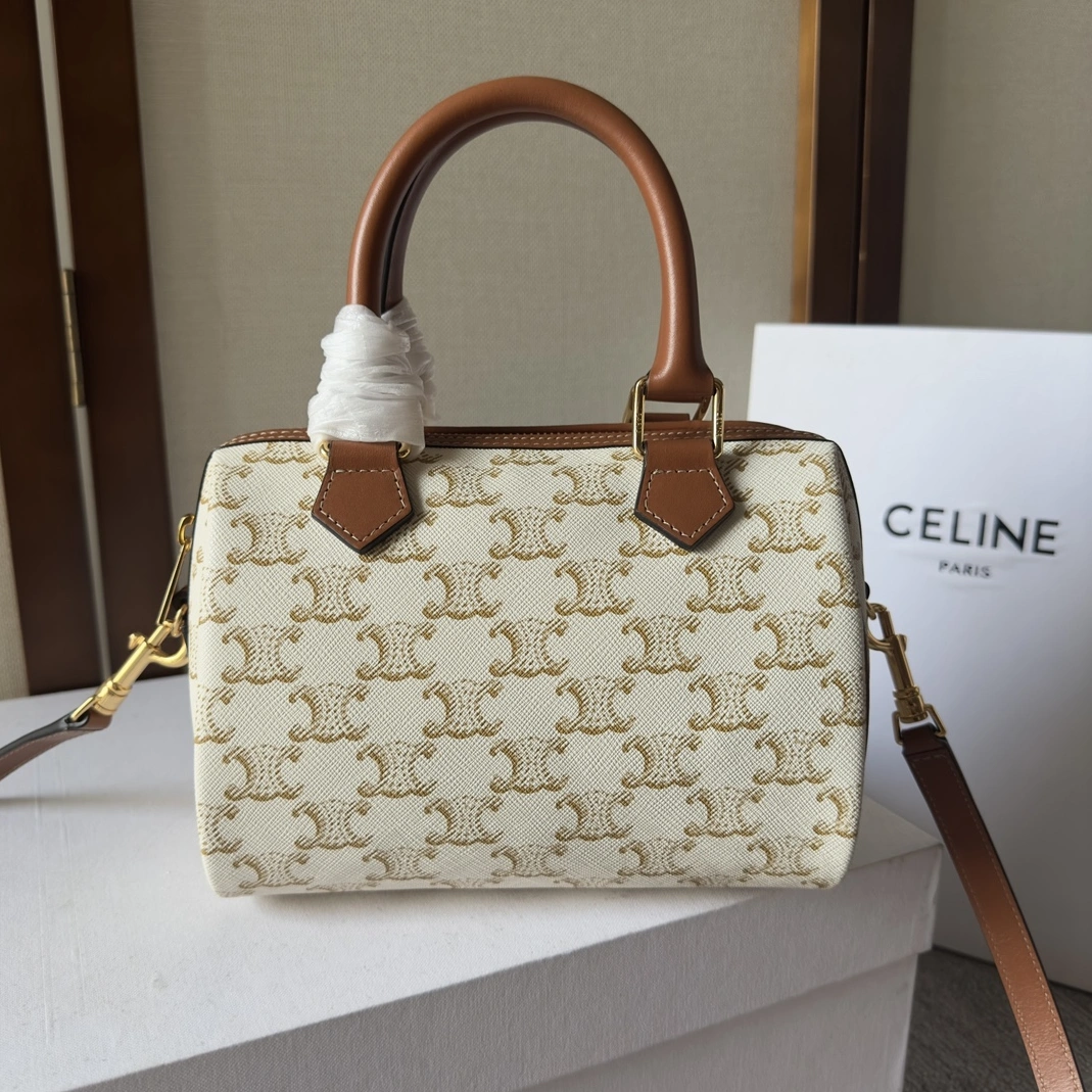 Celine AAA Quality Handbags For Women Reliable 8583