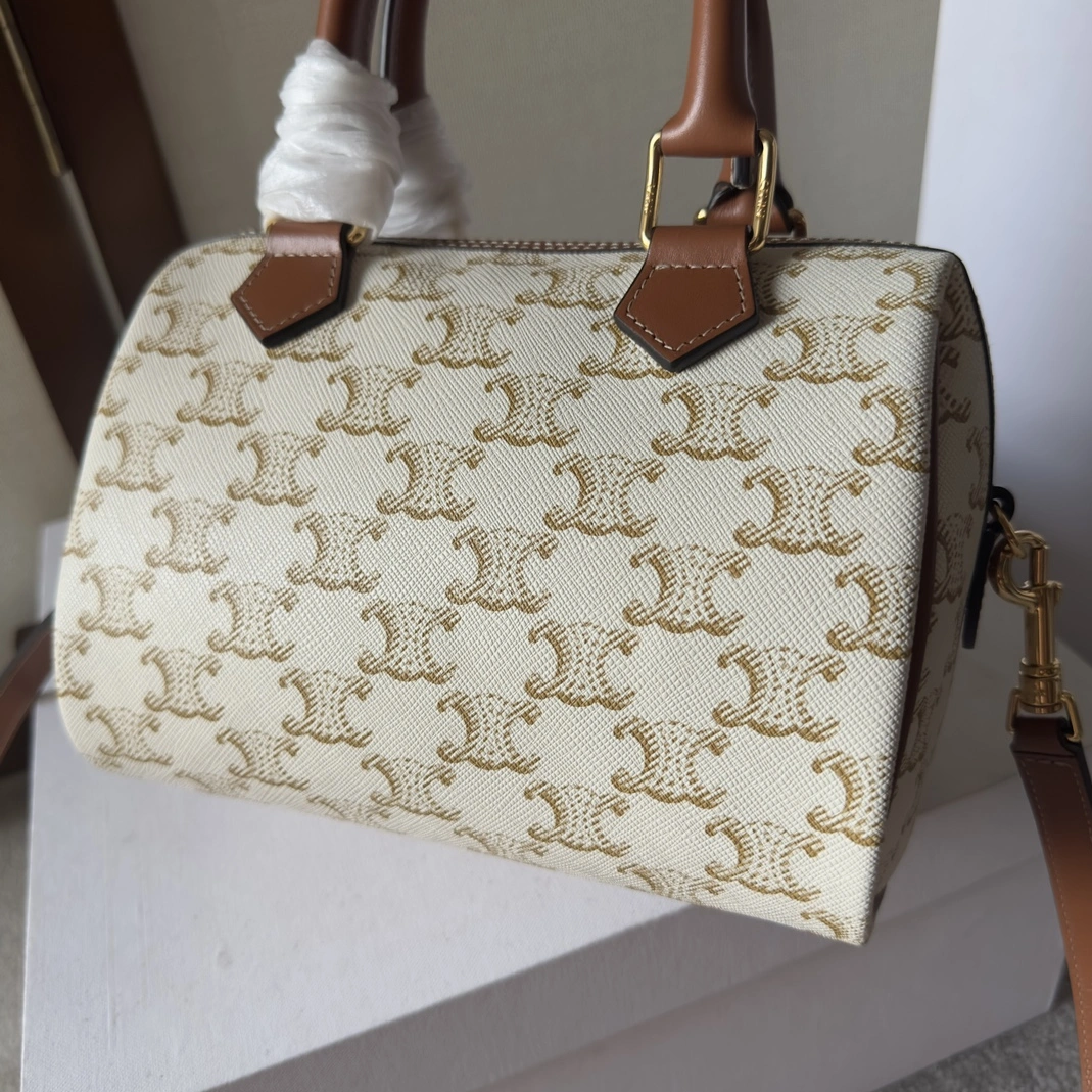 Celine AAA Quality Handbags For Women Reliable 8583