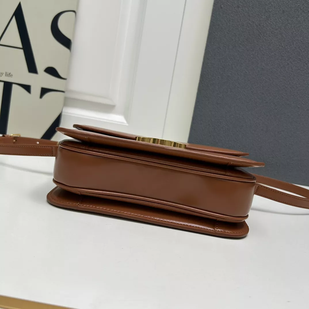 Celine AAA Quality Messenger Bags For Women AllSeason 5336