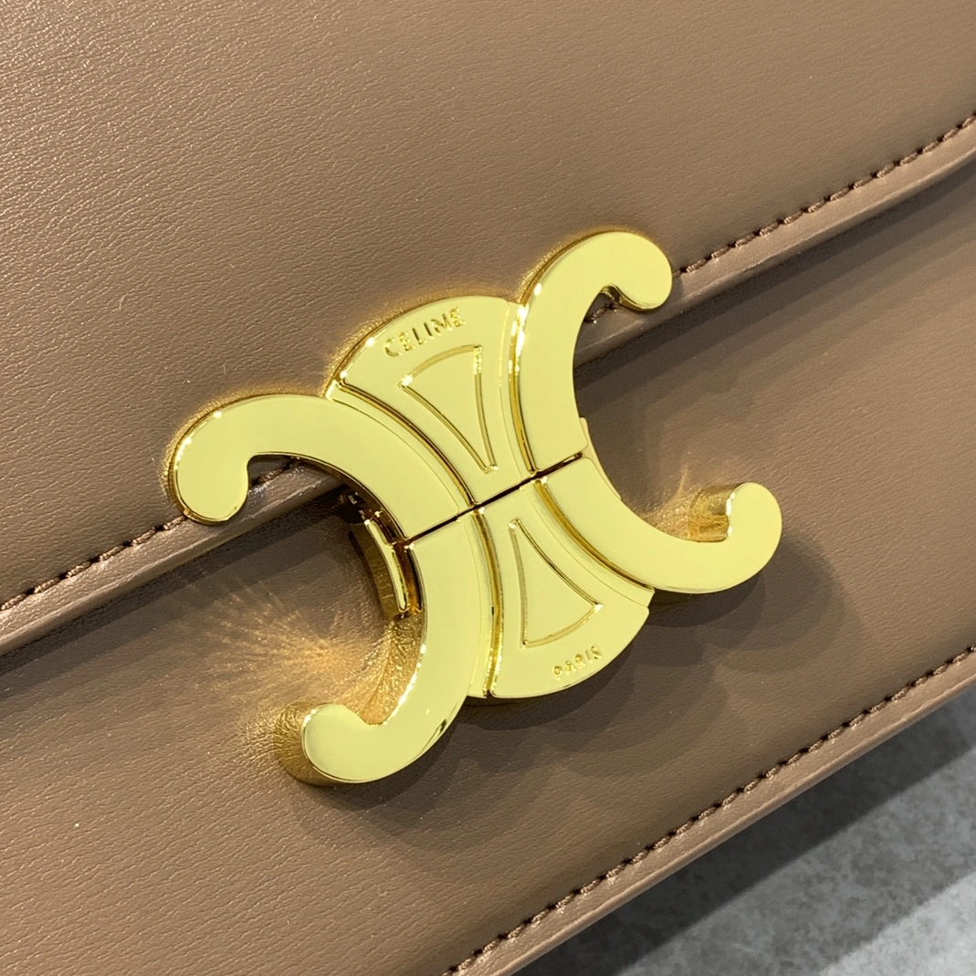 Celine AAA Quality Messenger Bags For Women BestValue 224