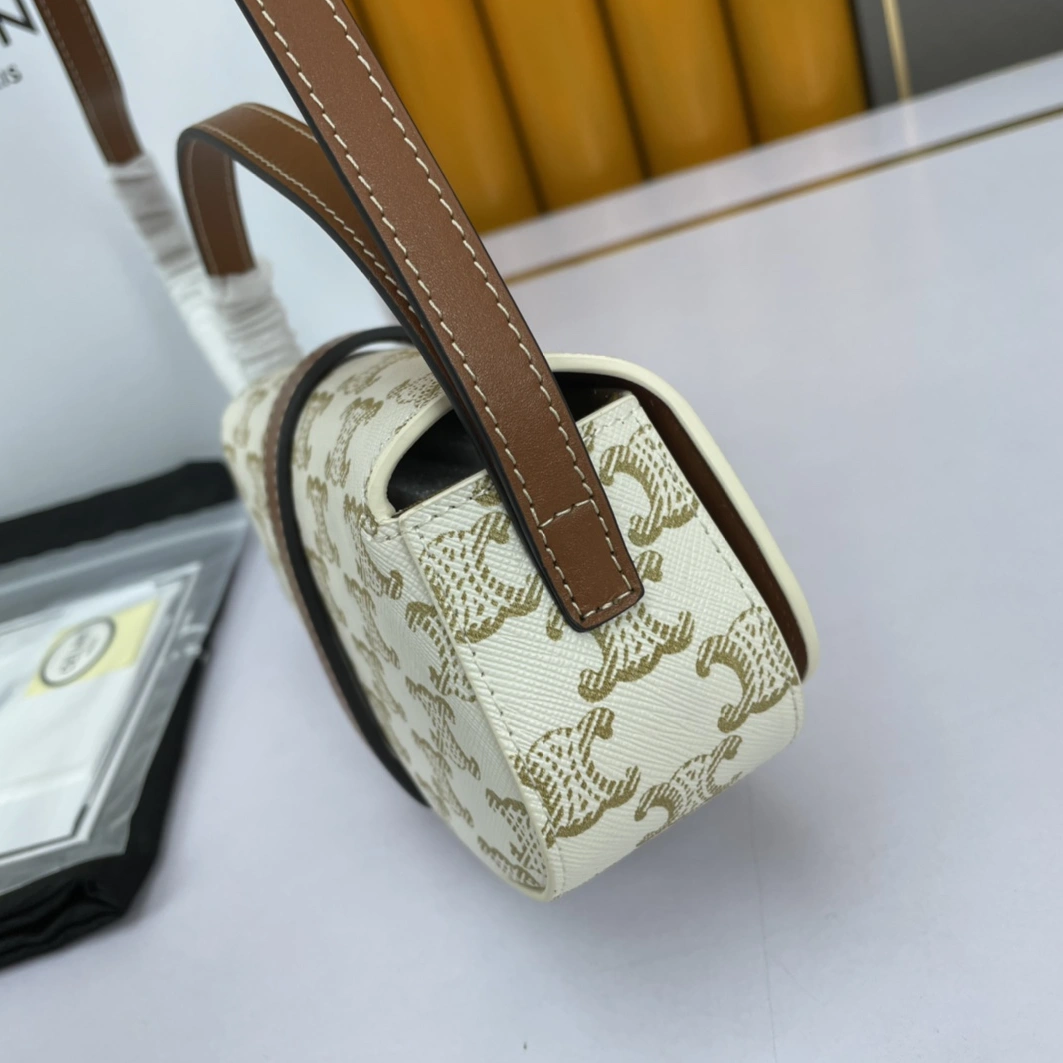 Celine AAA Quality Messenger Bags For Women BestValue 8369