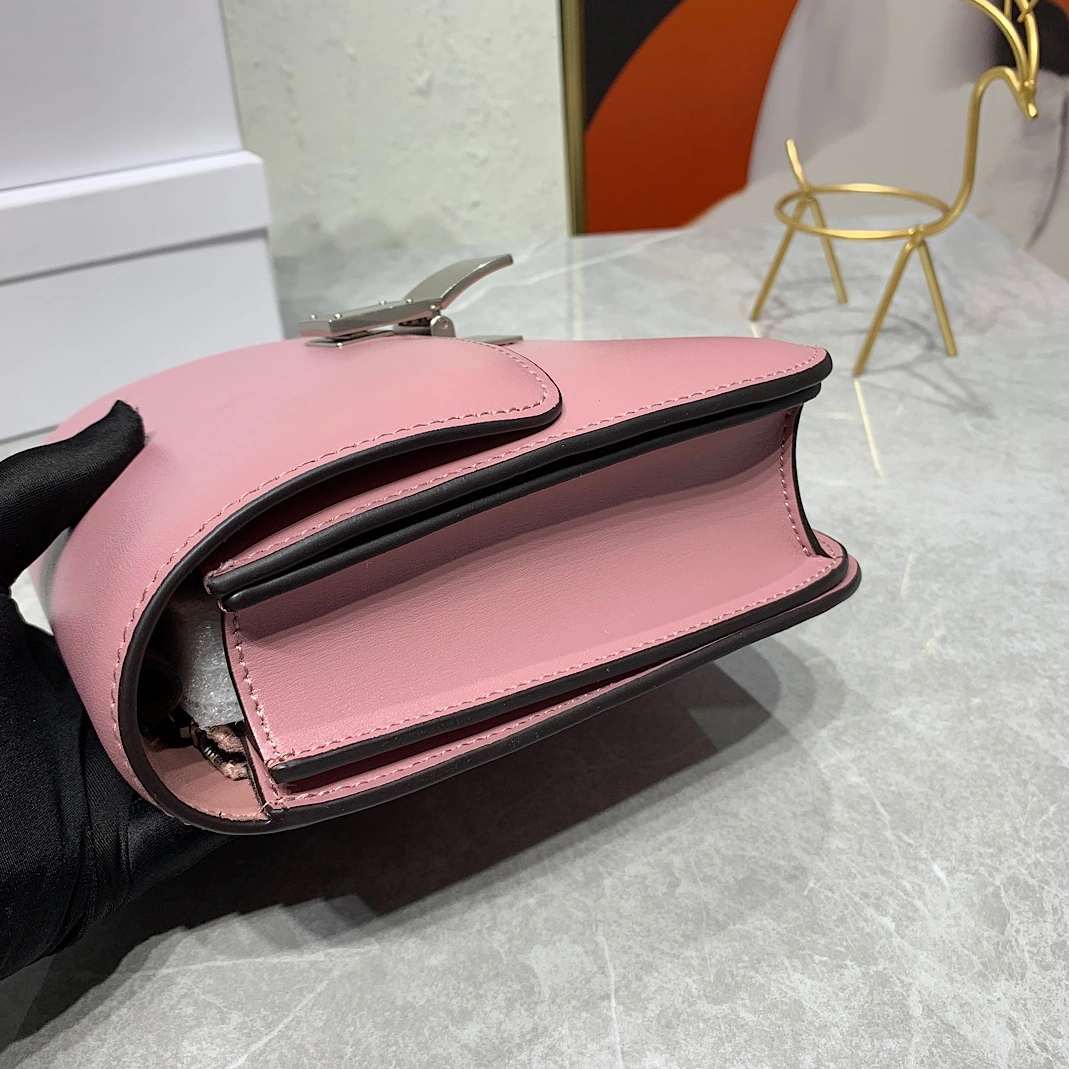 Celine AAA Quality Messenger Bags For Women Bold 4200