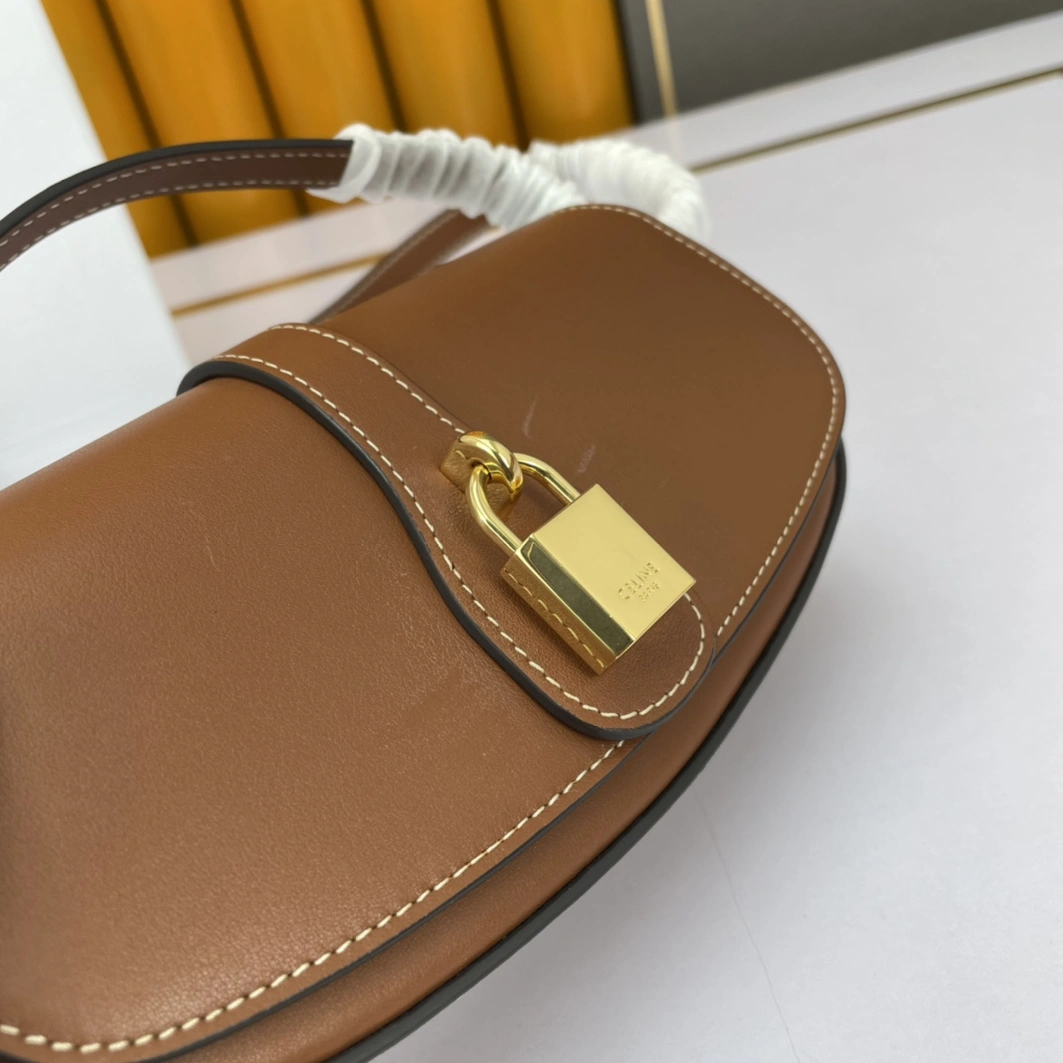 Celine AAA Quality Messenger Bags For Women Comfortable 8177