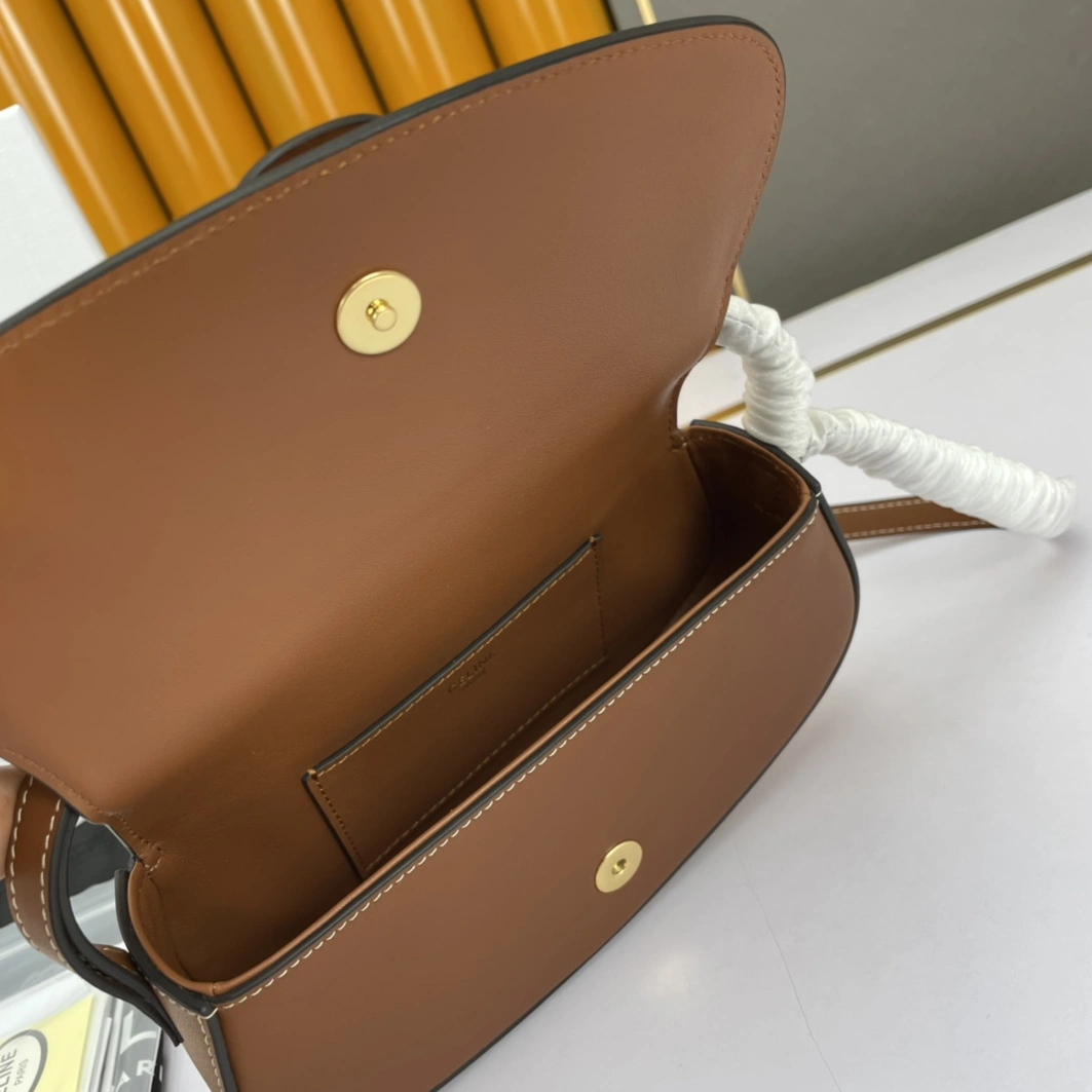 Celine AAA Quality Messenger Bags For Women Comfortable 8177
