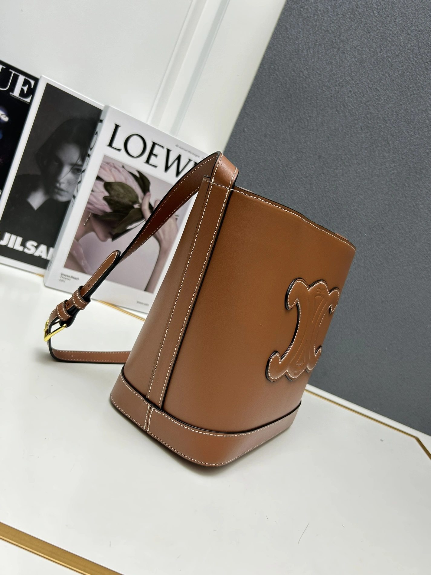Celine AAA Quality Messenger Bags For Women Durable 9223