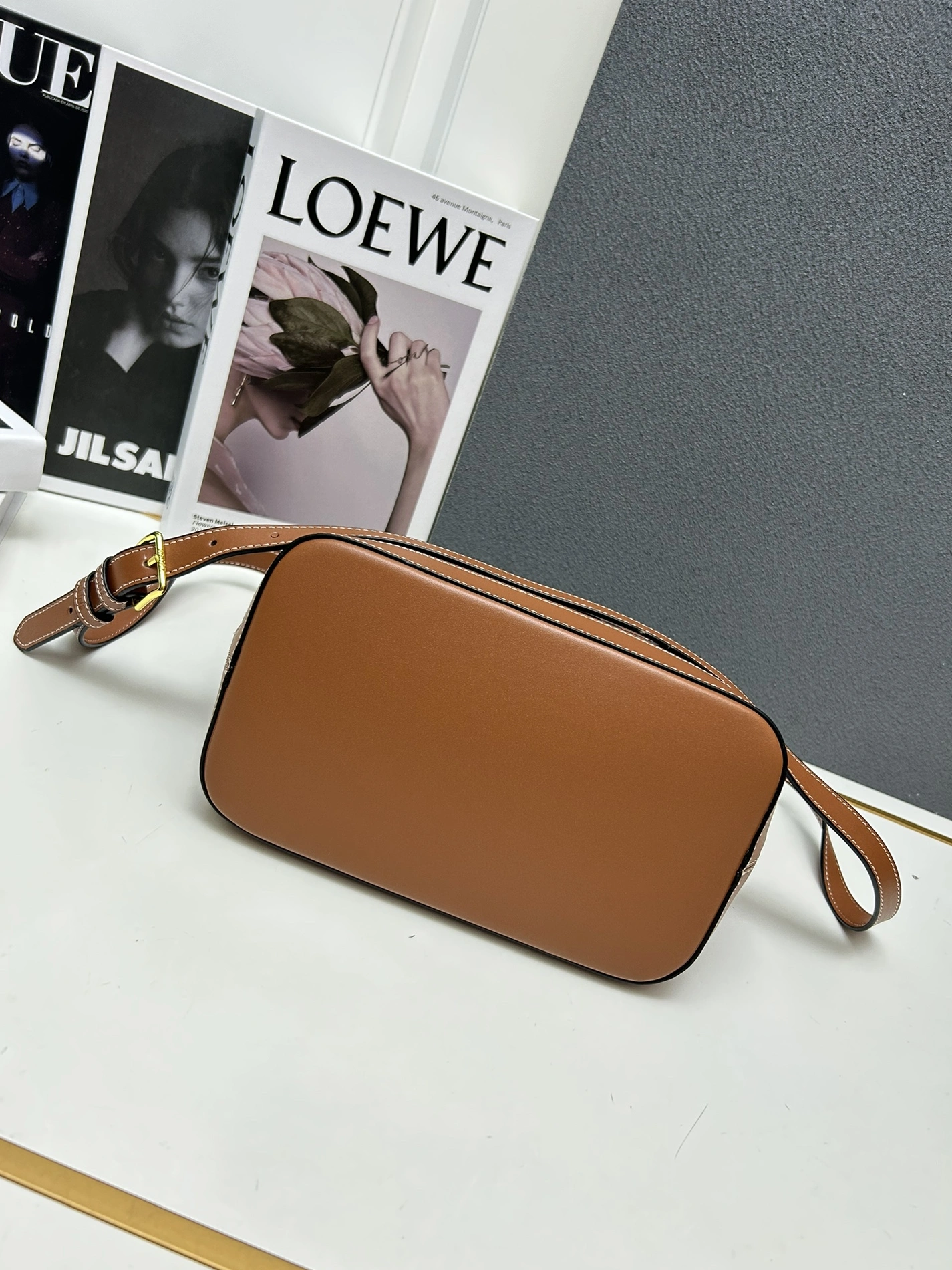 Celine AAA Quality Messenger Bags For Women Durable 9223