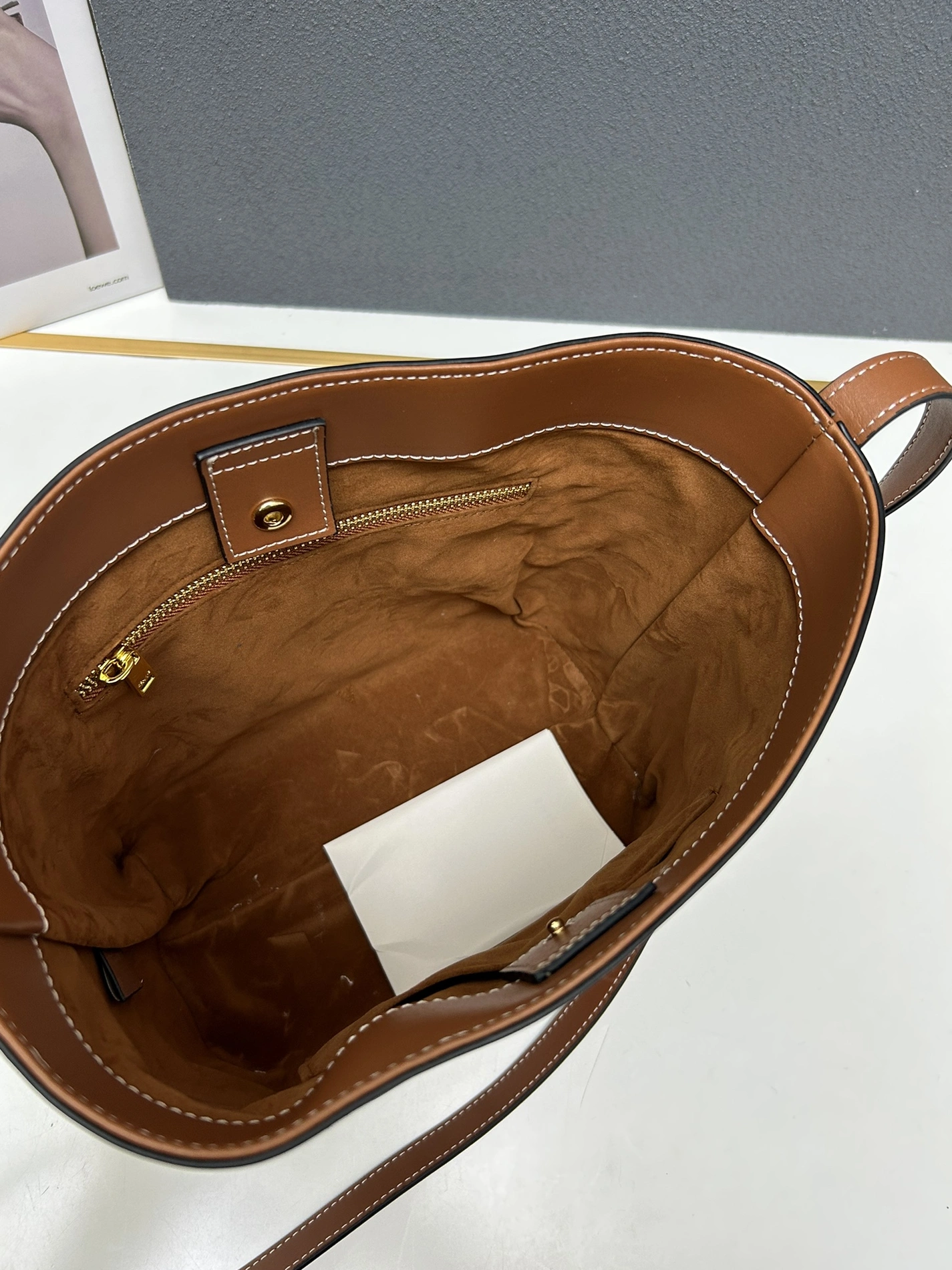 Celine AAA Quality Messenger Bags For Women Durable 9223