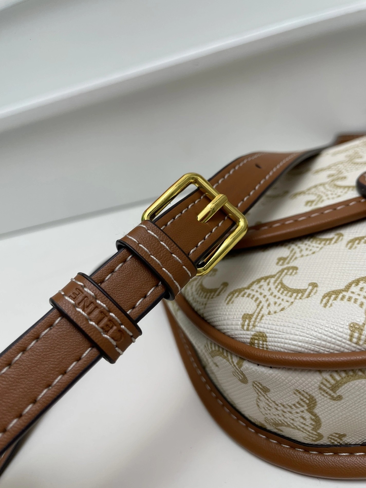Celine AAA Quality Messenger Bags For Women EasyMatch 9652