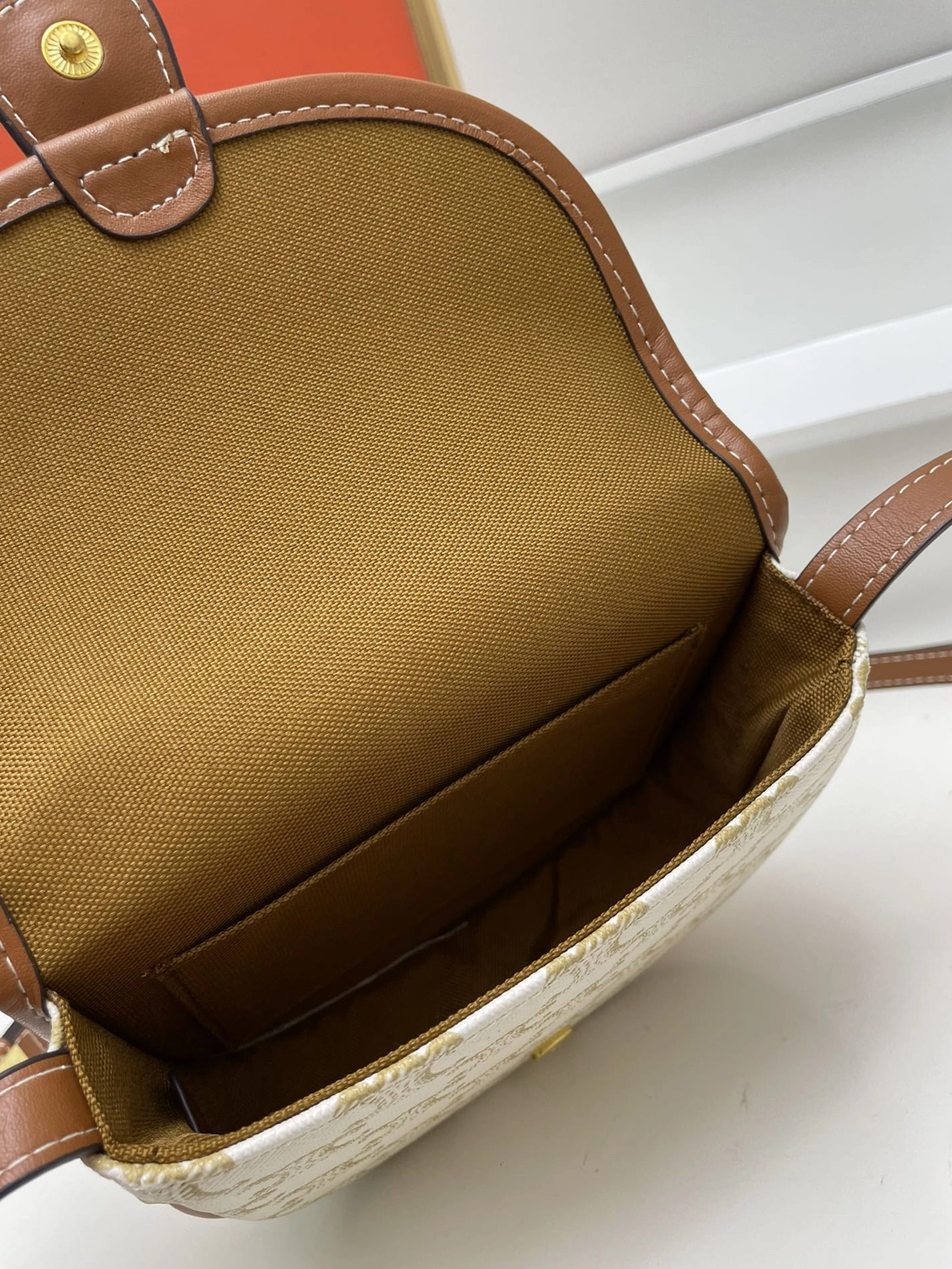 Celine AAA Quality Messenger Bags For Women EasyMatch 9652
