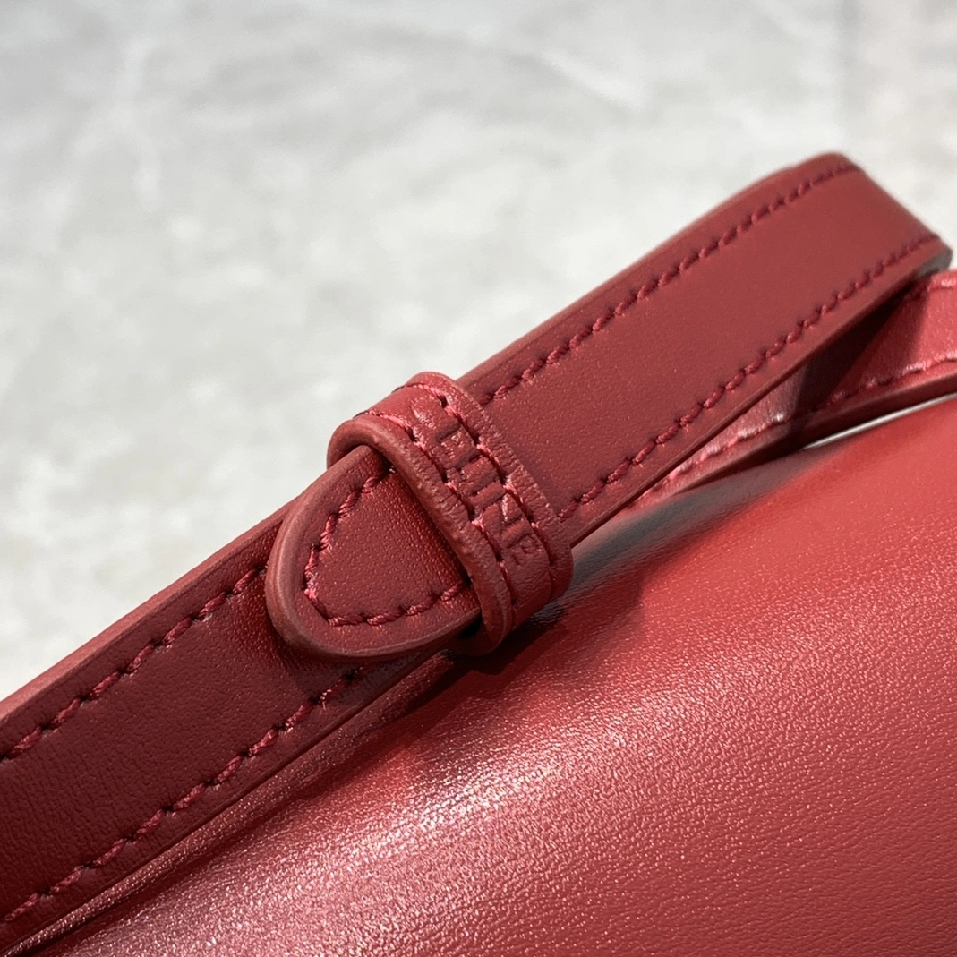 Celine AAA Quality Messenger Bags For Women EyeCatching 5941