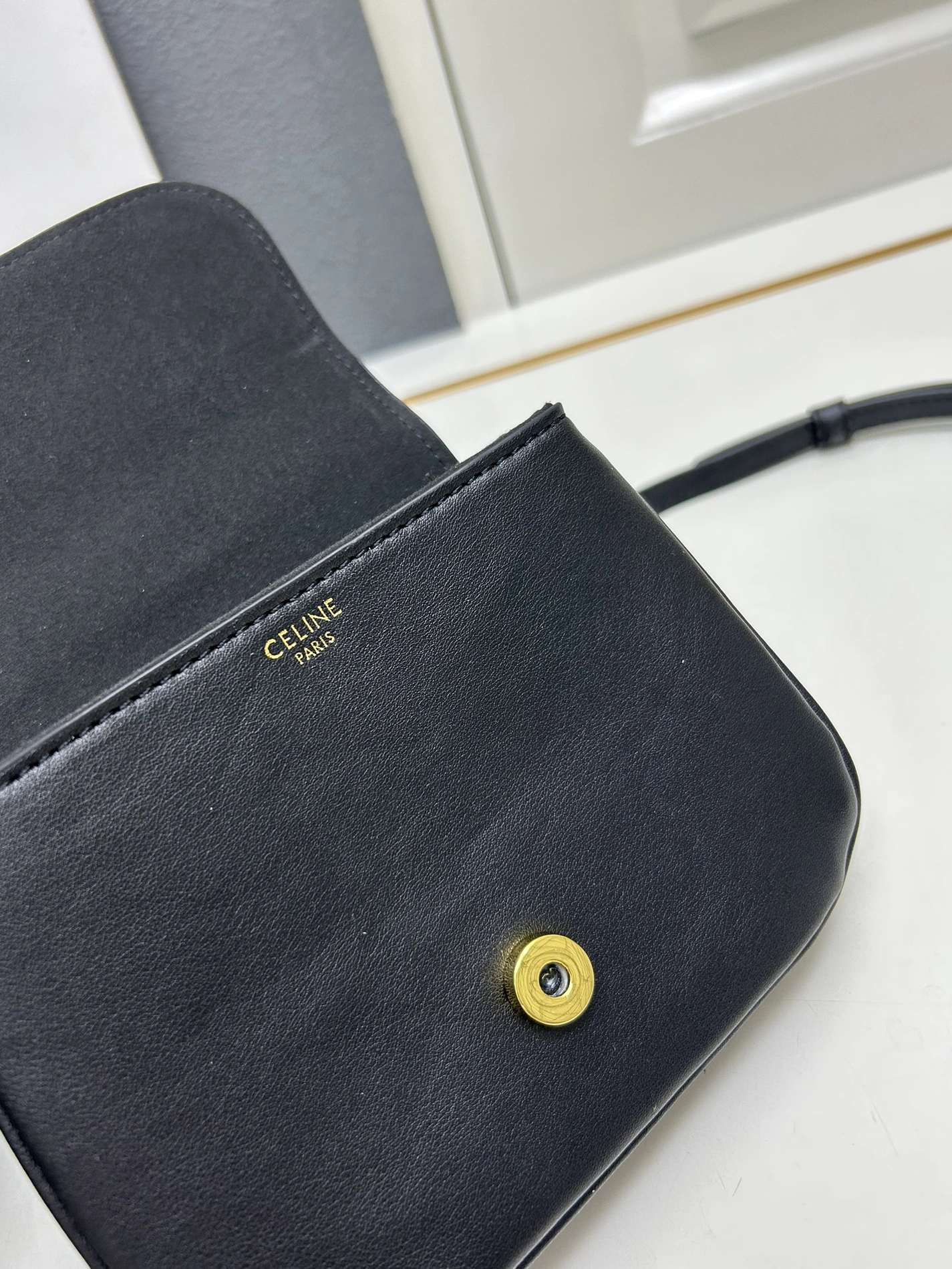 Celine AAA Quality Messenger Bags For Women EyeCatching 9367