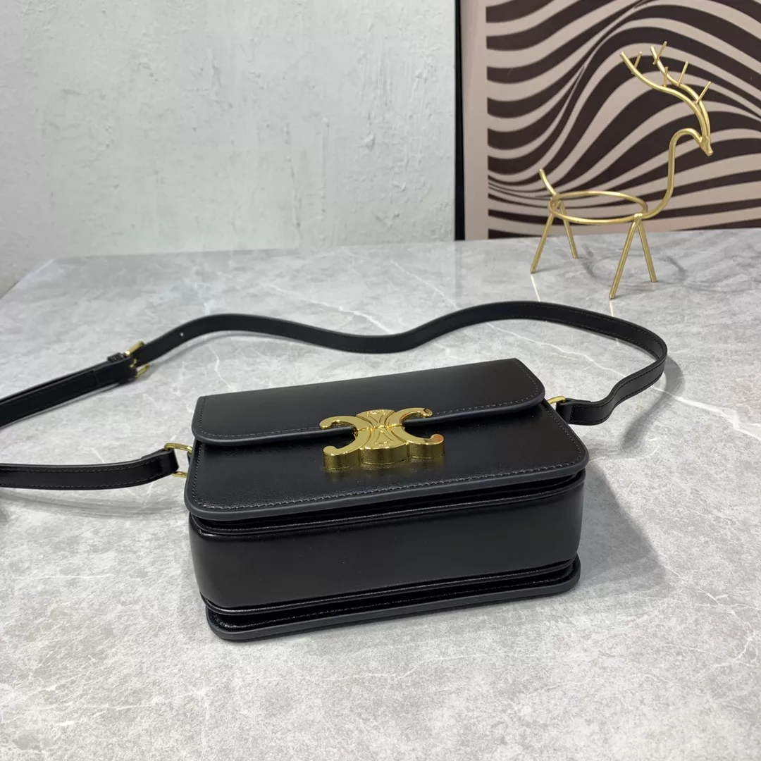 Celine AAA Quality Messenger Bags For Women GoodFit 1335