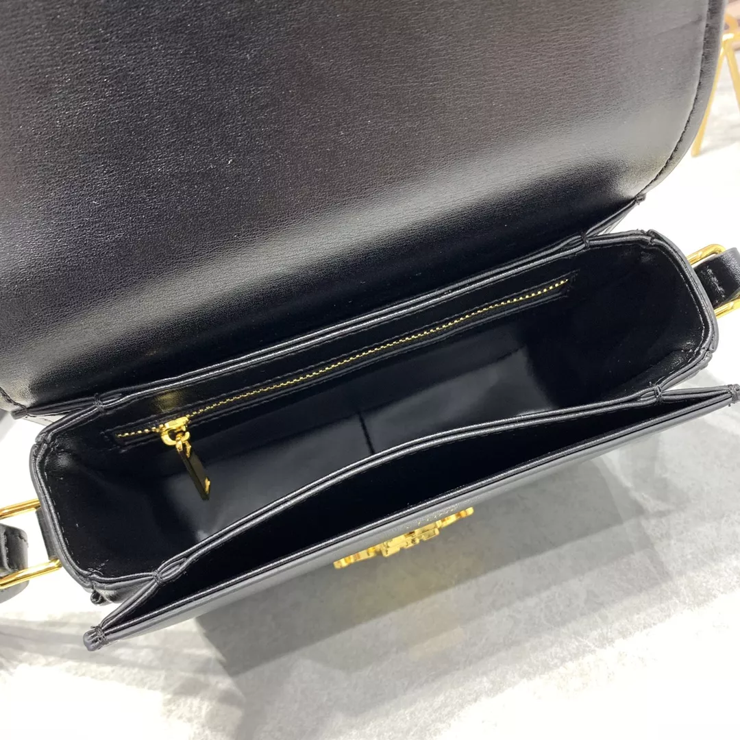 Celine AAA Quality Messenger Bags For Women GoodFit 1335