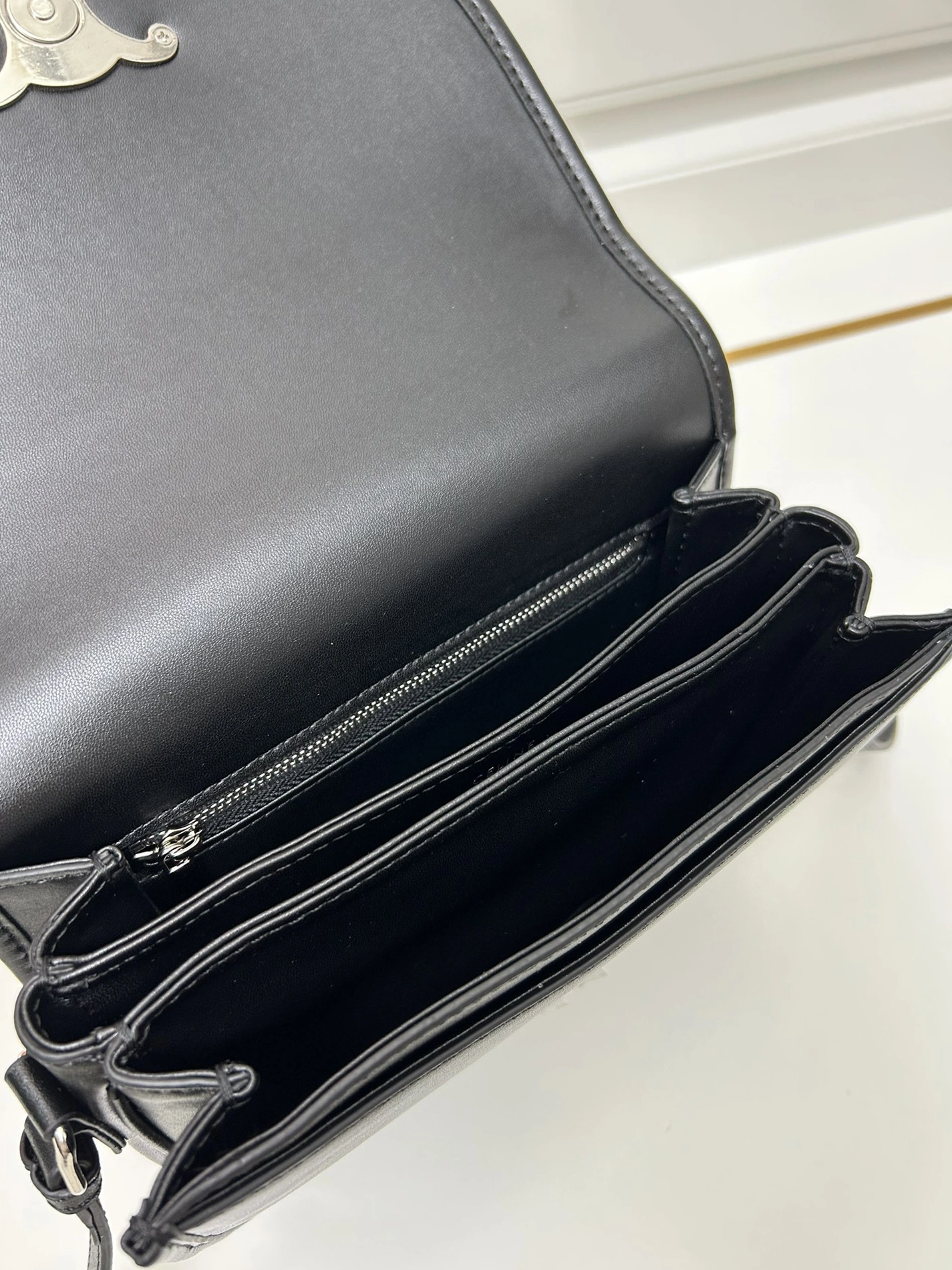 Celine AAA Quality Messenger Bags For Women Minimalist 2001