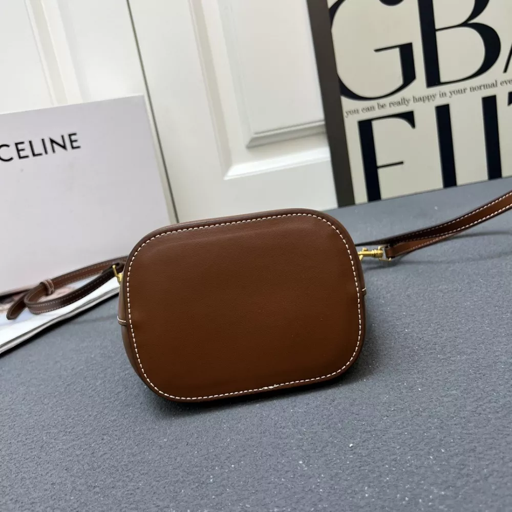 Celine AAA Quality Messenger Bags For Women Popular 3068