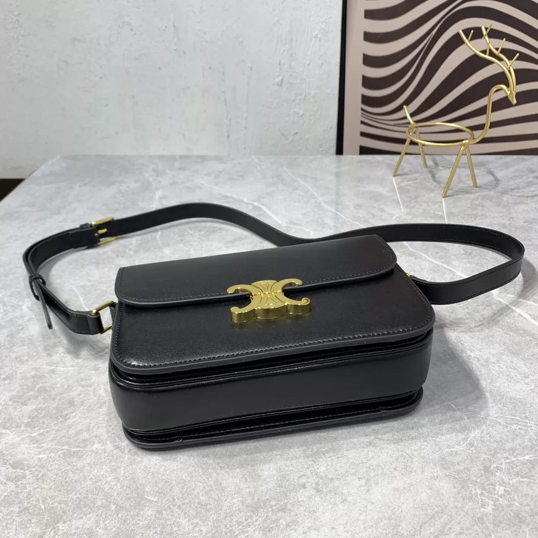 Celine AAA Quality Messenger Bags For Women Popular 4119