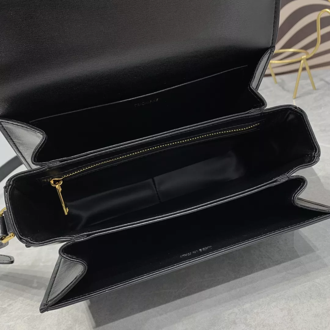 Celine AAA Quality Messenger Bags For Women Popular 4119