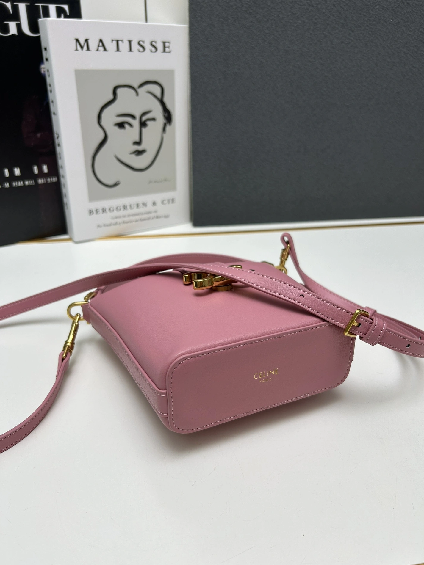 Celine AAA Quality Messenger Bags For Women Sophisticated 6797