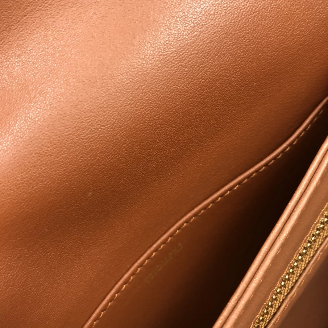 Celine AAA Quality Messenger Bags For Women Sophisticated 7238