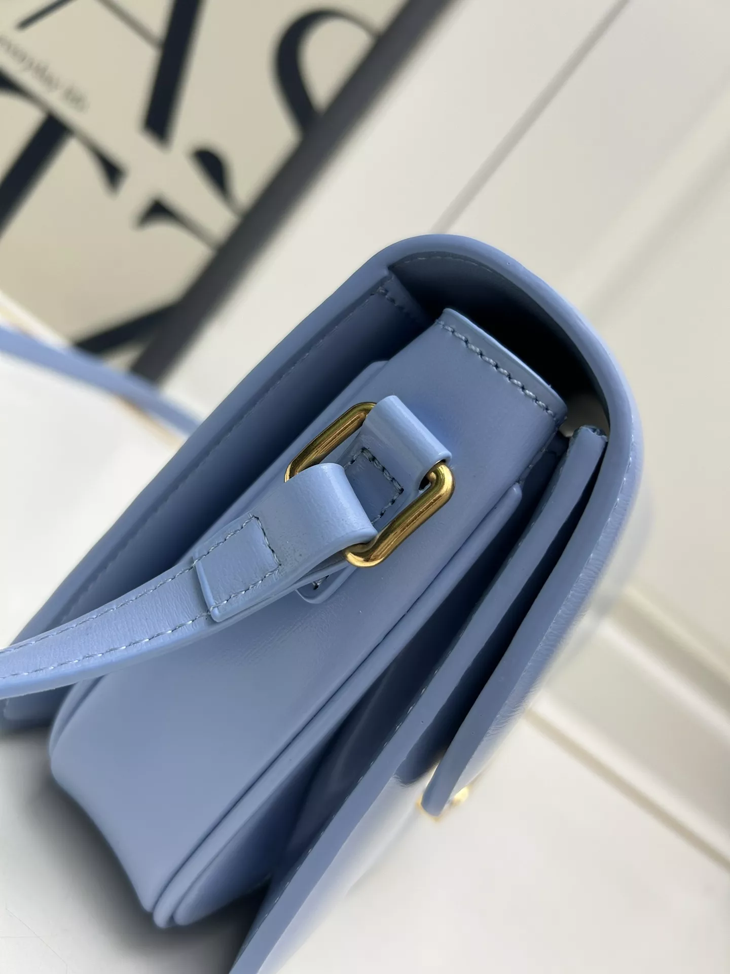 Celine AAA Quality Messenger Bags For Women Trendy 7151