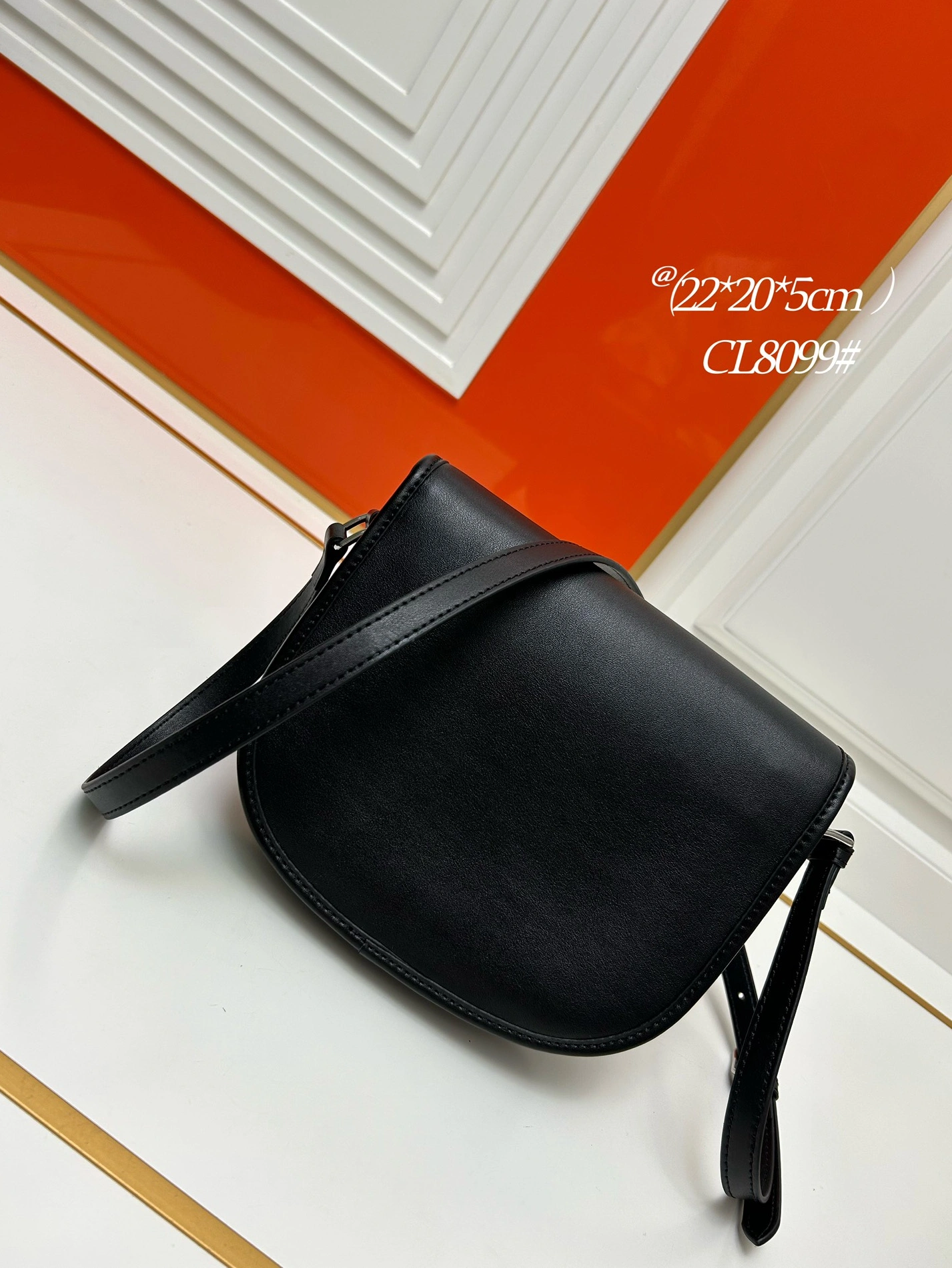 Celine AAA Quality Messenger Bags For Women Versatile 2577