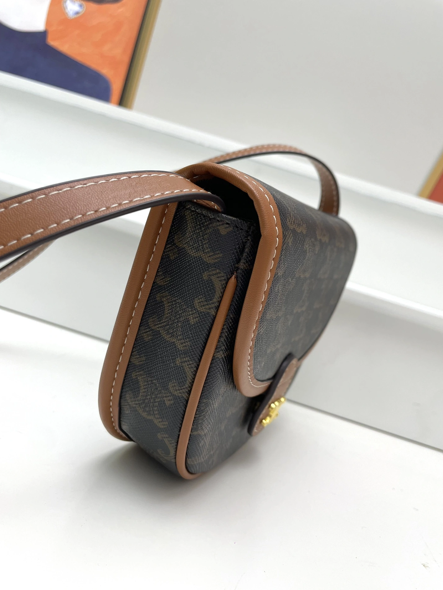 Celine AAA Quality Messenger Bags For Women Vibrant 9471