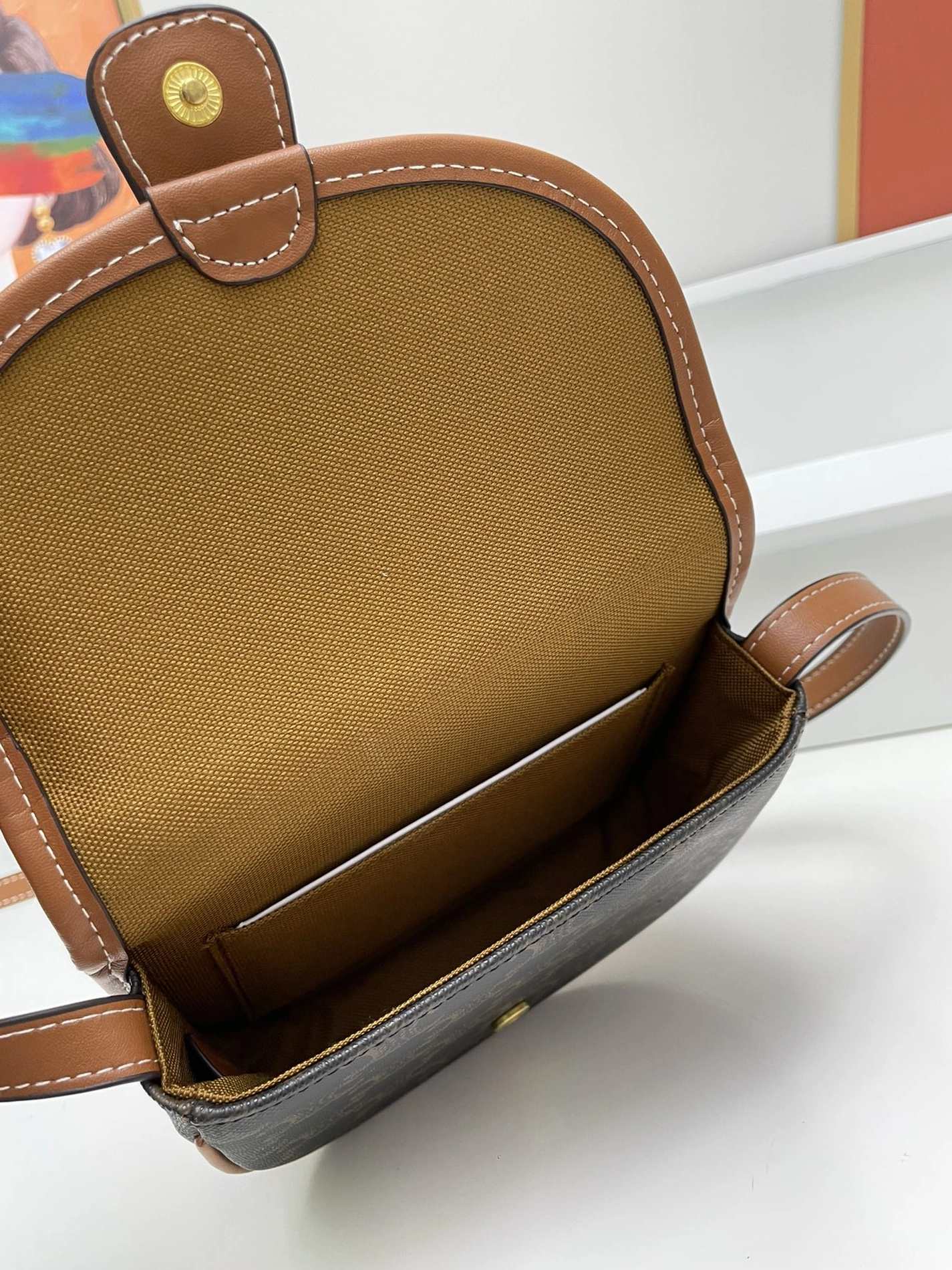 Celine AAA Quality Messenger Bags For Women Vibrant 9471