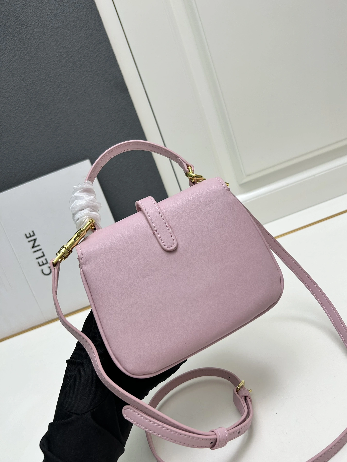 Celine AAA Quality Messenger Bags For Women WellDesigned 7154