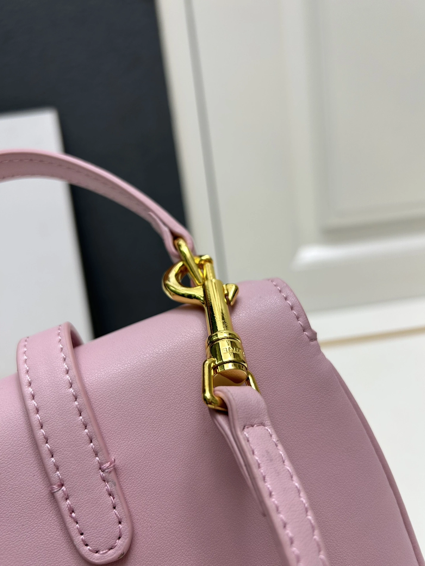 Celine AAA Quality Messenger Bags For Women WellDesigned 7154