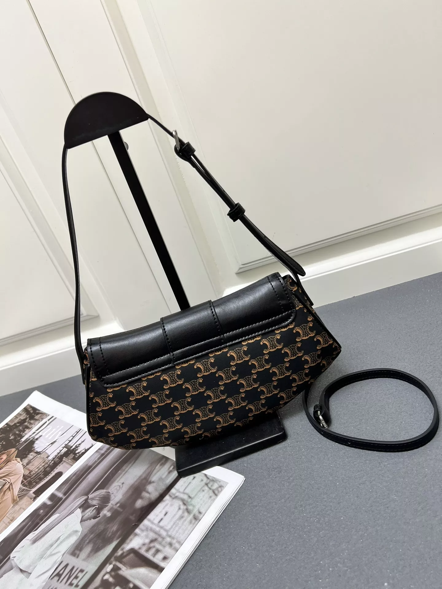 Celine AAA Quality Shoulder Bags For Women Durable 1670