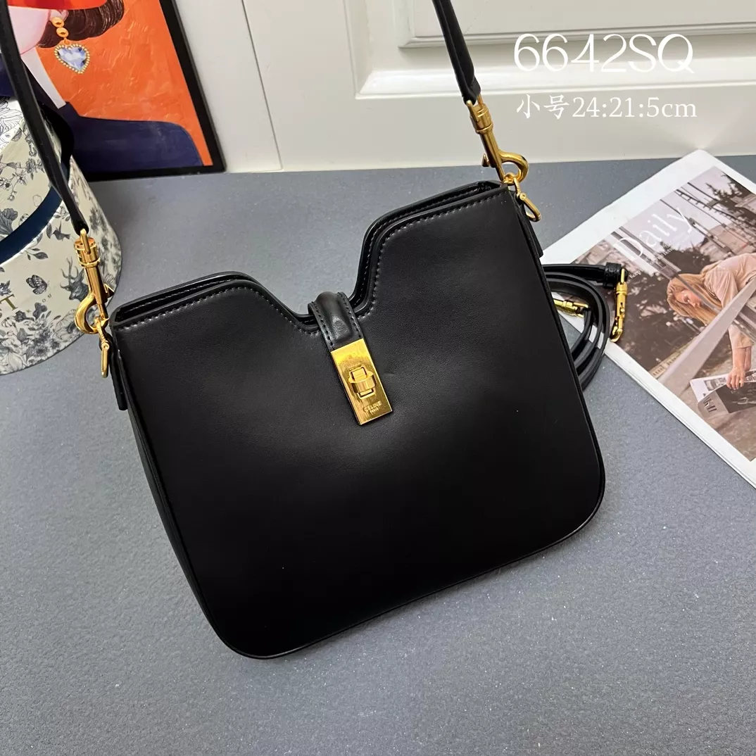 Celine AAA Quality Shoulder Bags For Women Efficient 5637