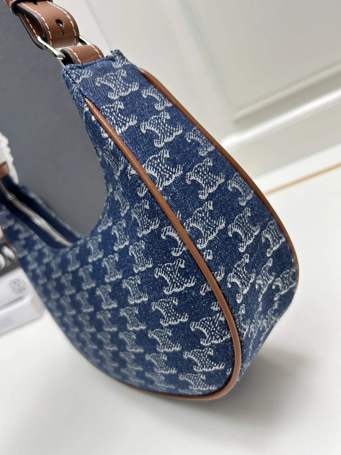 Celine AAA Quality Shoulder Bags For Women Fashionable 4641