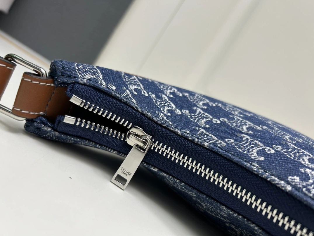 Celine AAA Quality Shoulder Bags For Women Fashionable 4641
