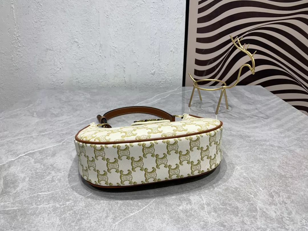 Celine AAA Quality Shoulder Bags For Women Functional 960