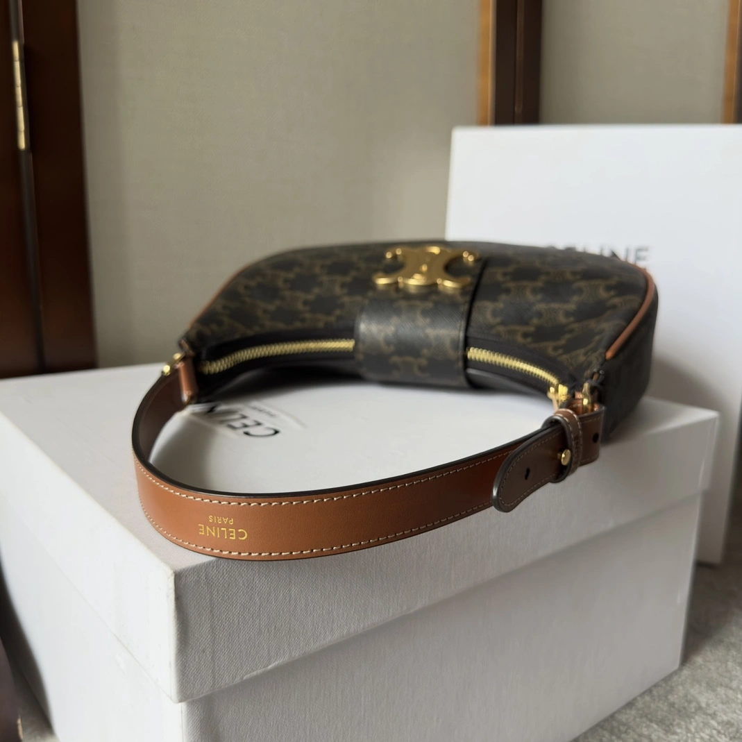 Celine AAA Quality Shoulder Bags For Women Refined 7674