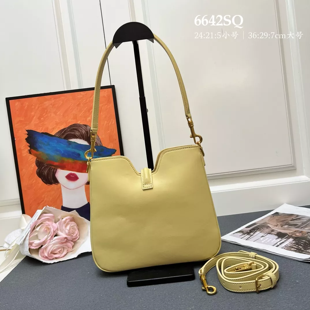 Celine AAA Quality Shoulder Bags For Women Trendy 8922