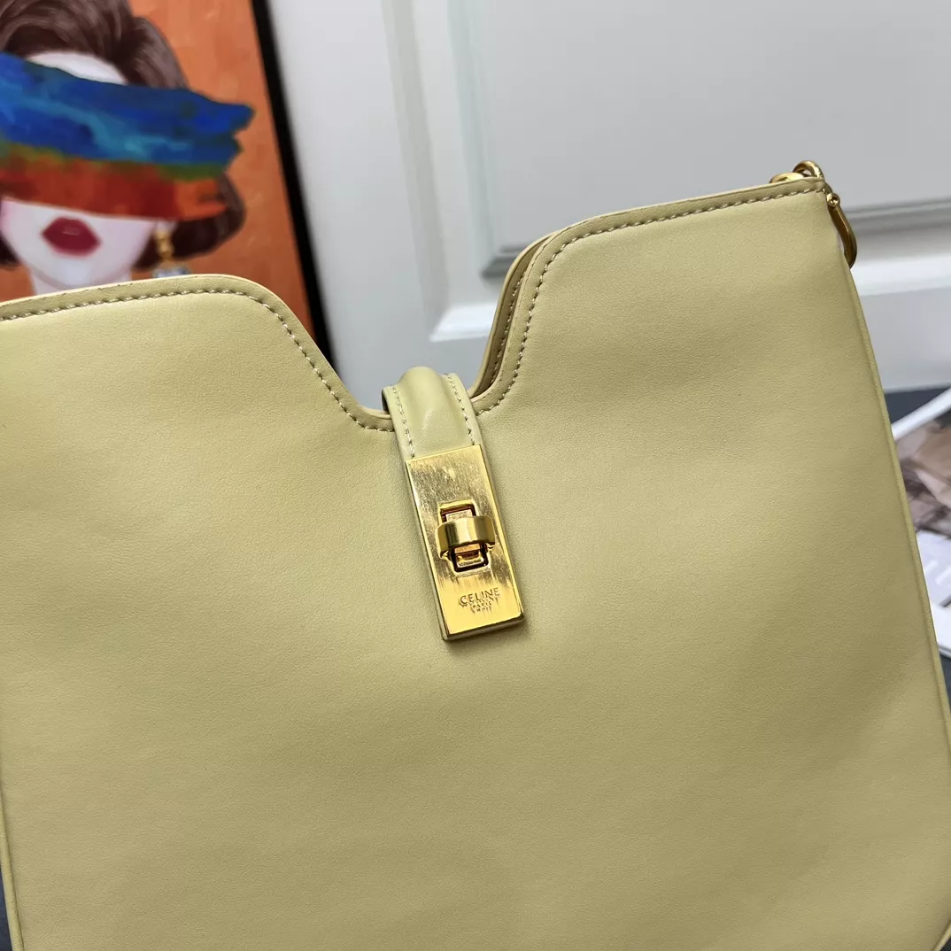 Celine AAA Quality Shoulder Bags For Women Trendy 8922
