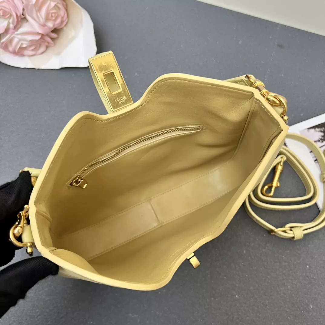 Celine AAA Quality Shoulder Bags For Women Trendy 8922