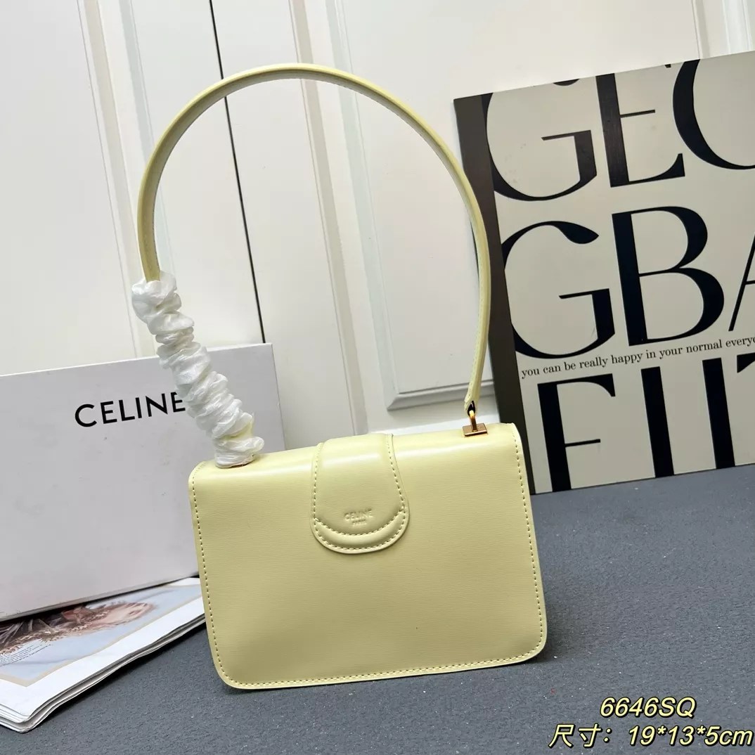Celine AAA Quality Shoulder Bags For Women Versatile 9509